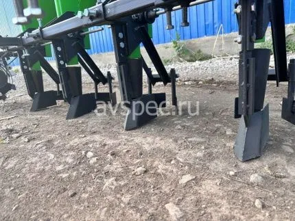 Чеснокосажалка (сеялка чеснока) шестирядная